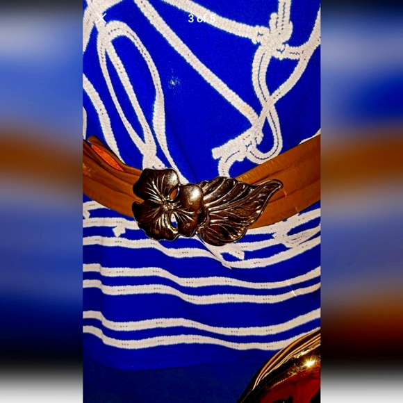 GORGEOUS Woman's Outfit. Skirt, Top, Belt, Plus Purse! All for Only $75! 🤩💖🥰 - Picture 3 of 5